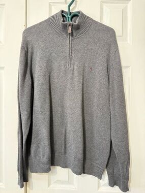 Tommy Hilfiger Men's Light Gray Half-Zip Mock Neck Sweater